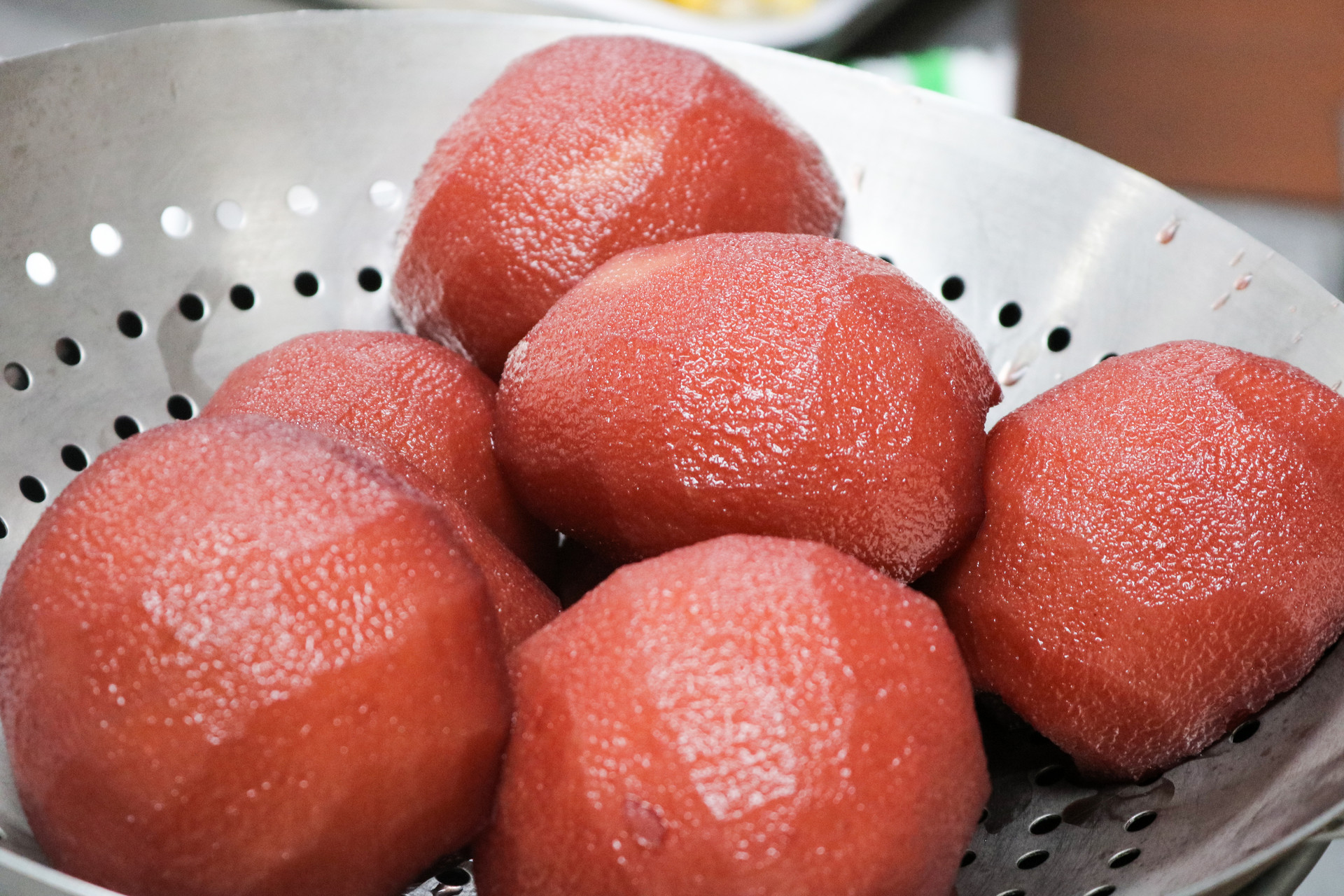 1663222478563209.jpg 攝圖網(wǎng)_500829135_banner_剛盛出來(lái)的紅酒燉梨(企業(yè)商用).jpg